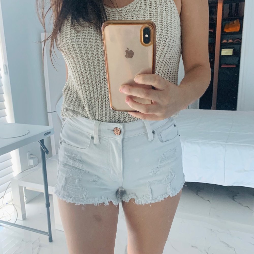 American Eagle white shorts